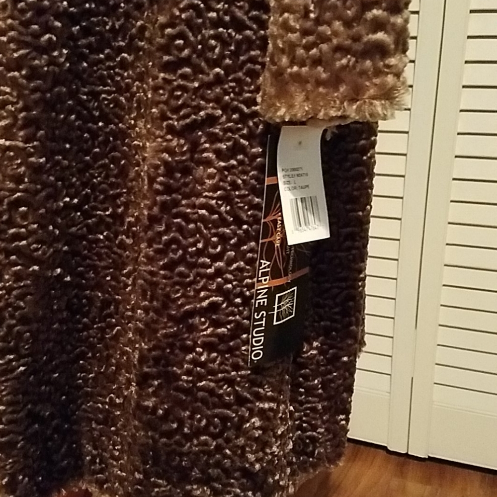 Alpine Studio Coat - Picture 7 of 13
